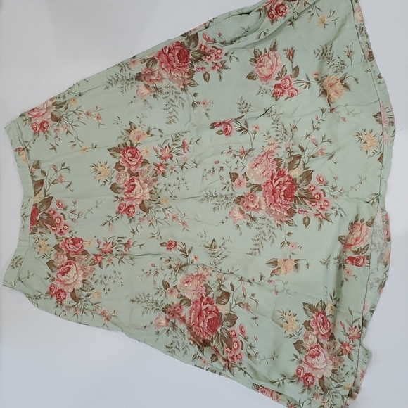 Southern Lady Dresses & Skirts - Southern Lady Large Green Floral Skirt